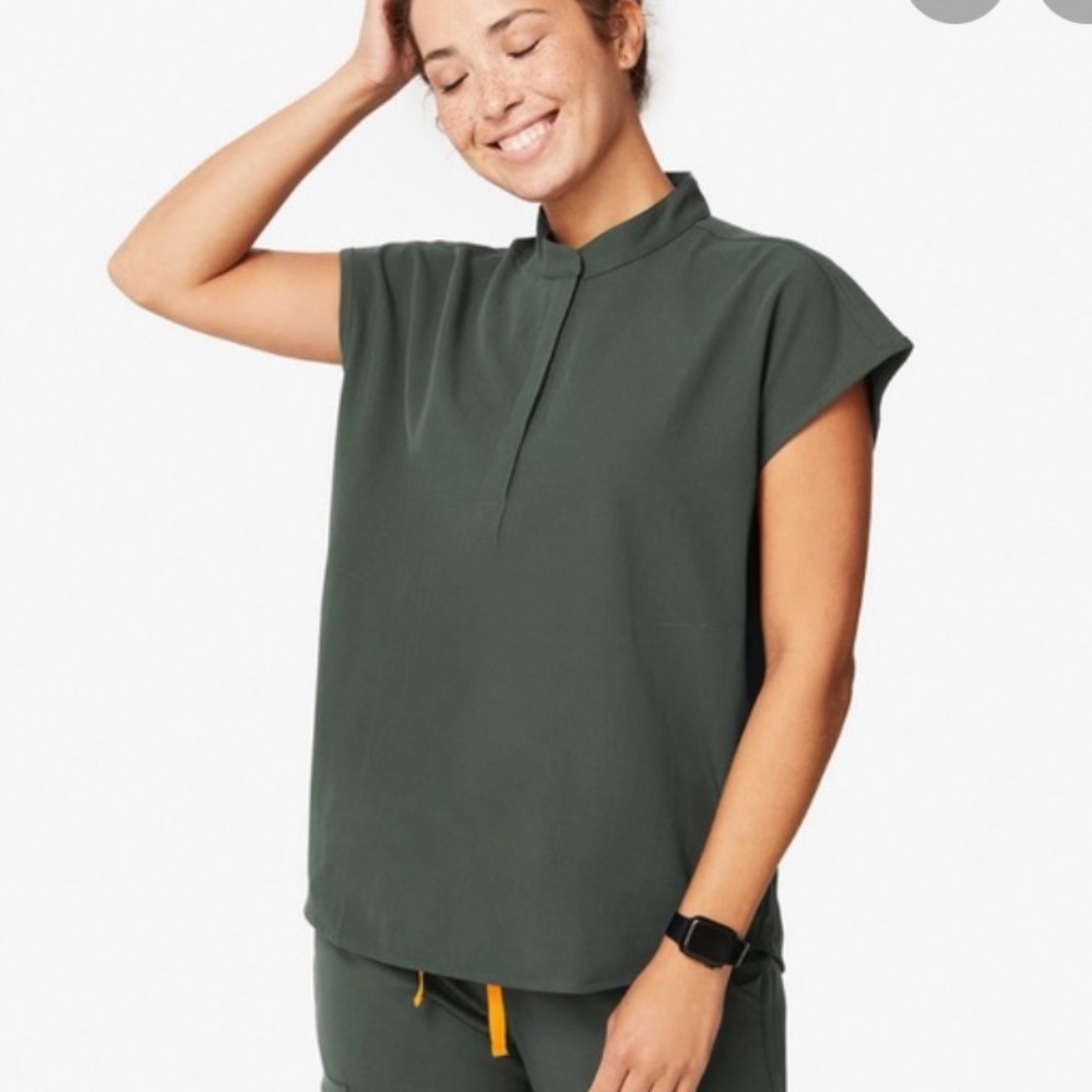 In search of!! Moss green XXS Rafaela top